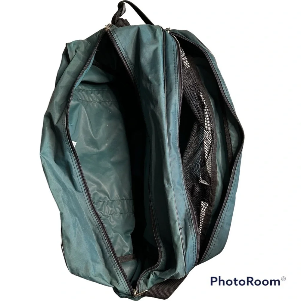 𝅺late 90s Nike Duffle Bag